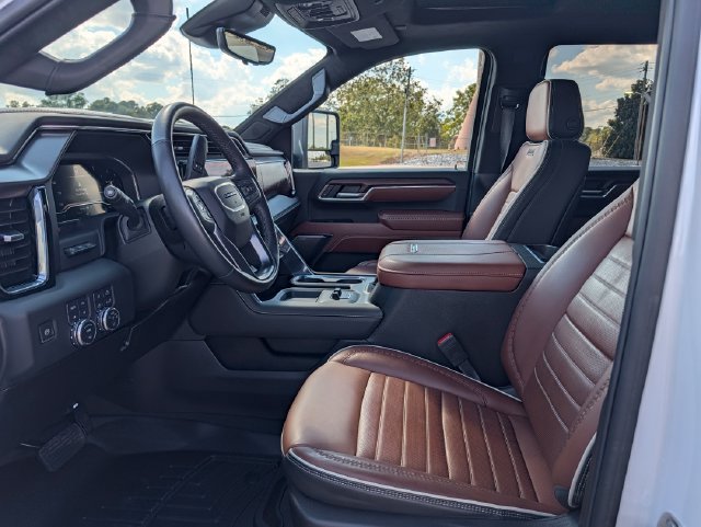 Used 2024 GMC Sierra 2500 Denali Ultimate w/ Max Trailering Package AWD/4WD image 9