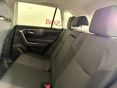 Used 2021 Toyota RAV4 XLE w/ Convenience Package FWD image 13