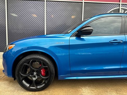 Used 2023 Alfa Romeo Stelvio Veloce AWD/4WD image 16