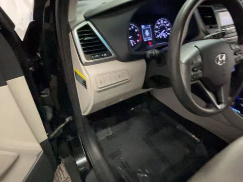 Used 2018 Hyundai Tucson SE AWD/4WD image 31