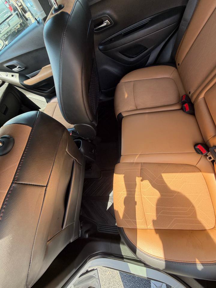 Used 2019 Chevrolet Trax LT w/ LT Convenience Package FWD image 11