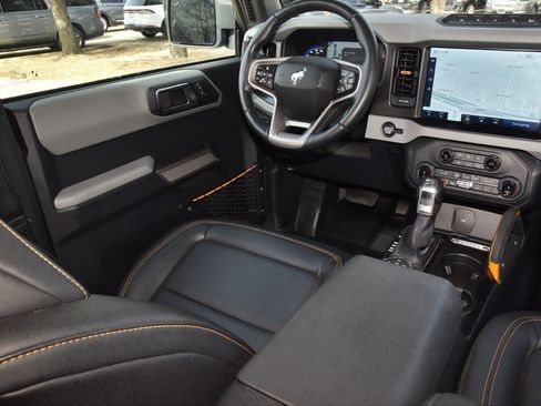 Used 2022 Ford Bronco Badlands image 15