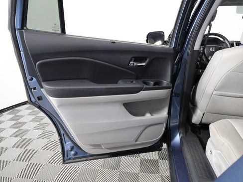 Used 2016 Honda Pilot Touring image 18
