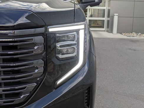 Used 2025 GMC Sierra 1500 Denali Ultimate image 10