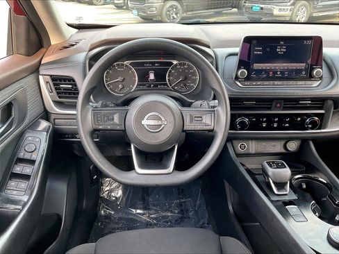 Used 2023 Nissan Rogue S image 16