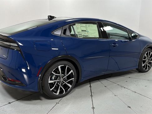 New 2026 Toyota Prius Plug-In Hybrid image 5
