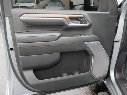 Used 2024 Chevrolet Silverado 2500 High Country image 13