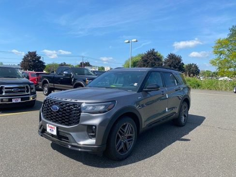 New 2026 Ford Explorer ST-Line w/ ST-Line Street Pack AWD/4WD image 3