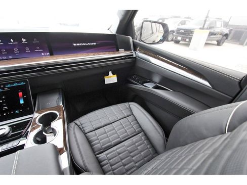 New 2026 Cadillac Escalade Platinum Sport w/ LPO, ONYX Package image 10