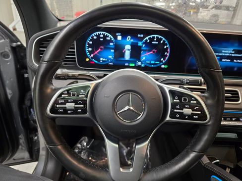 Used 2022 Mercedes-Benz GLS 450 4MATIC image 19