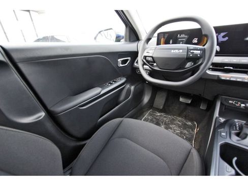 New 2026 Kia K4 FWD image 9