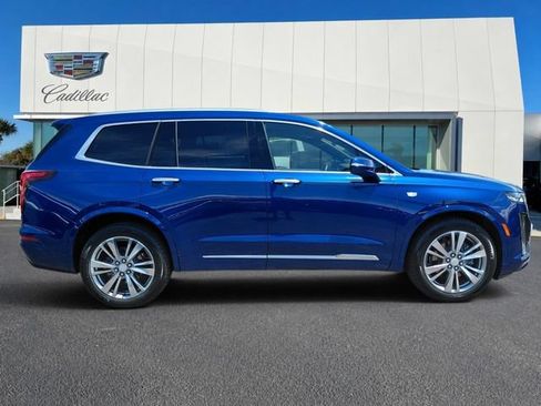 Certified 2024 Cadillac XT6 Premium Luxury FWD image 2