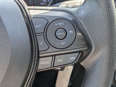 Used 2019 Toyota RAV4 LE FWD image 25