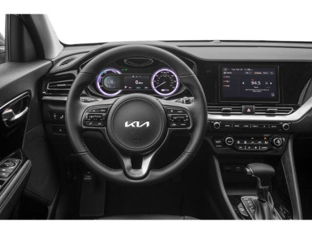 Used 2022 Kia Niro Touring Special Edition FWD image 11