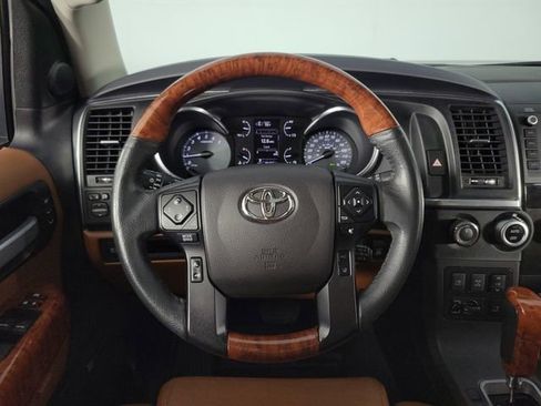 Used 2020 Toyota Sequoia Platinum image 25