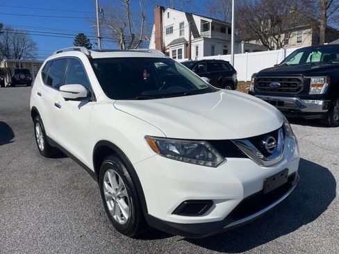 Used 2016 Nissan Rogue SV w/ SV Premium Package AWD/4WD image 8