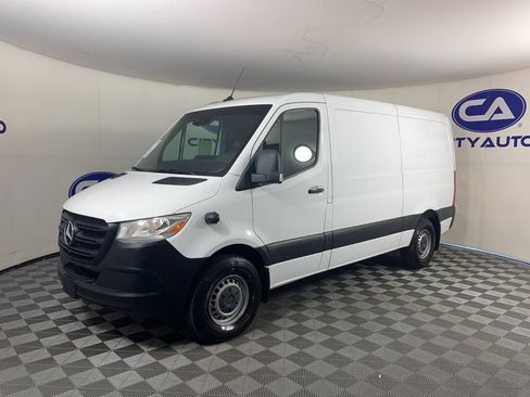 Used 2022 Mercedes-Benz Sprinter 1500 image 6