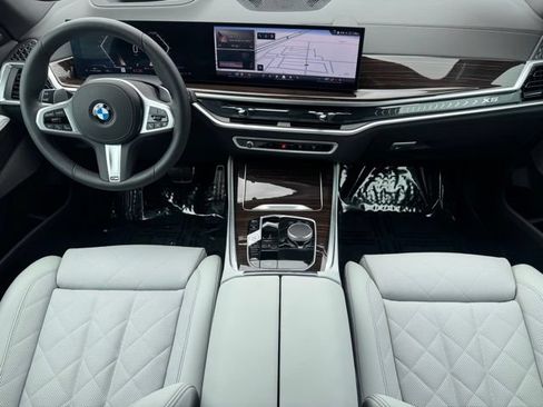 Certified 2026 BMW X5 xDrive40i w/ M Sport Package AWD/4WD image 18