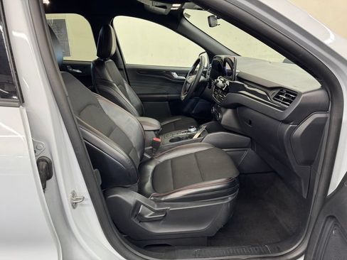 Used 2025 Ford Escape ST-Line AWD/4WD image 28