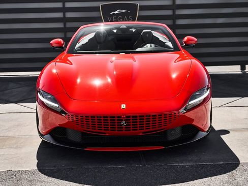 Used 2024 Ferrari Roma Spider RWD image 19