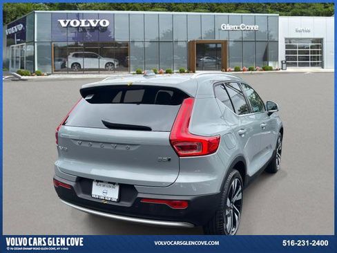 Certified 2025 Volvo XC40 B5 Plus w/ Protection Package Premier image 4