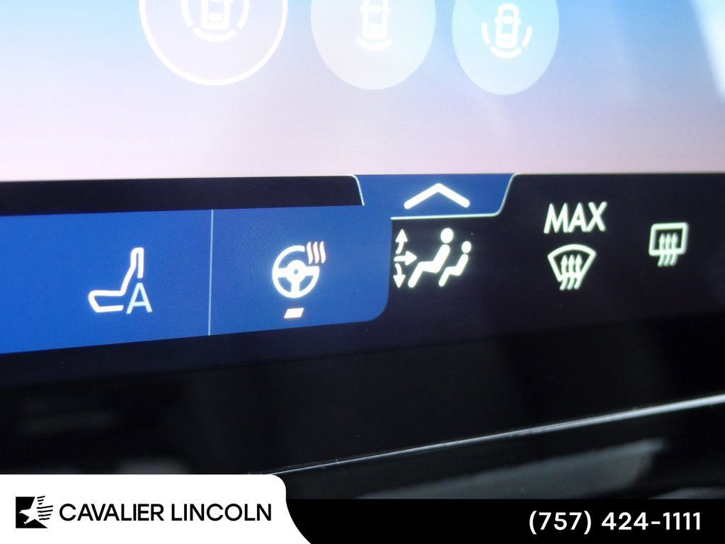 Used 2026 Lincoln Navigator L Premier AWD/4WD image 36