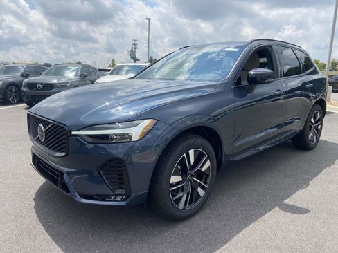 New 2026 Volvo XC60 B5 Core w/ Climate Package image 3