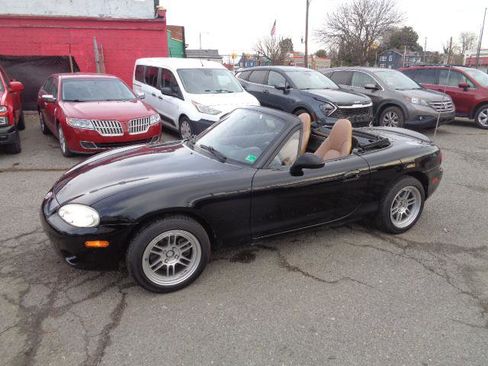 Used 2004 MAZDA MX-5 Miata LS w/ Convenience Pkg image 15