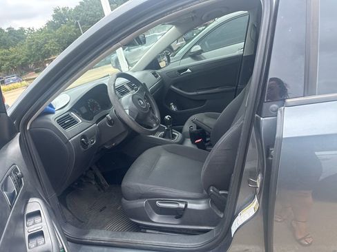 Used 2013 Volkswagen Jetta S FWD image 9
