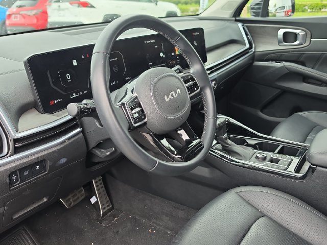Certified 2025 Kia Sorento SX AWD/4WD image 13