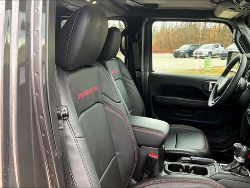 Used 2025 Jeep Wrangler Unlimited Rubicon w/ XTREMEE 35" Tire Package image 7