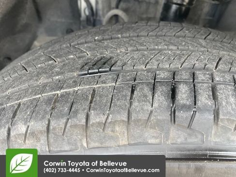 Used 2025 Toyota RAV4 XLE AWD/4WD image 27