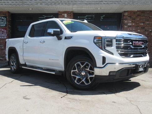 Used 2023 GMC Sierra 1500 SLT w/ SLT Premium Plus Package AWD/4WD image 2