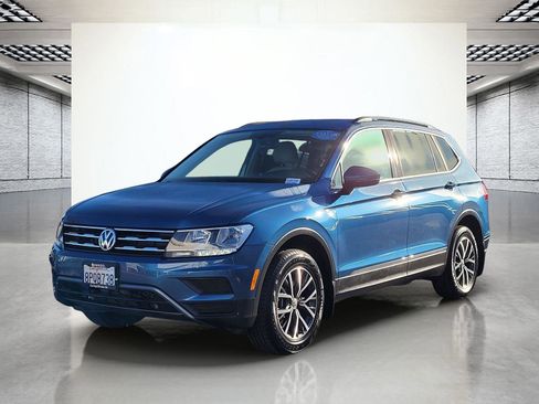 Certified 2020 Volkswagen Tiguan SE image 11