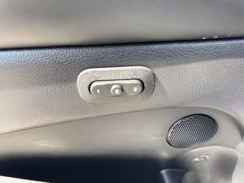 Used 2017 Jeep Grand Cherokee Overland image 11