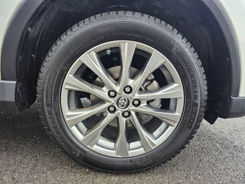 Used 2018 Toyota RAV4 Limited w/ Advanced Technology Package image 9