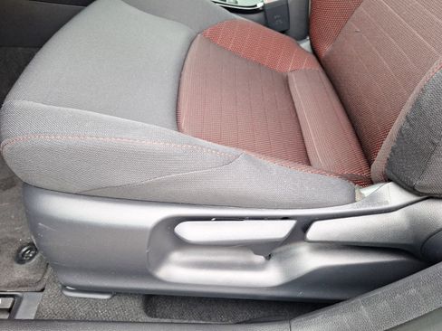 Used 2025 Toyota Corolla SE image 16