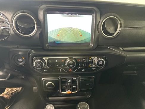 Used 2023 Jeep Wrangler Unlimited Sahara w/ Cold Weather Group image 21