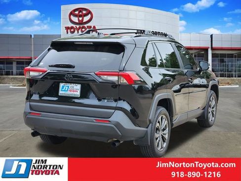 Used 2025 Toyota RAV4 XLE Premium AWD/4WD image 6