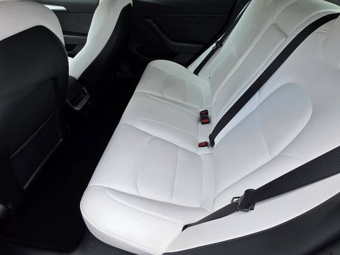 Used 2022 Tesla Model 3 Standard Range RWD image 10