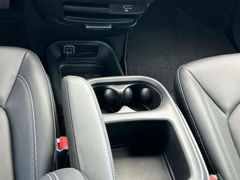 New 2026 Chrysler Voyager LX FWD image 17
