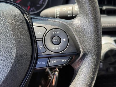 Used 2021 Toyota RAV4 LE AWD/4WD image 21