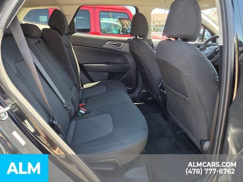 Used 2025 Kia Sportage LX FWD image 14