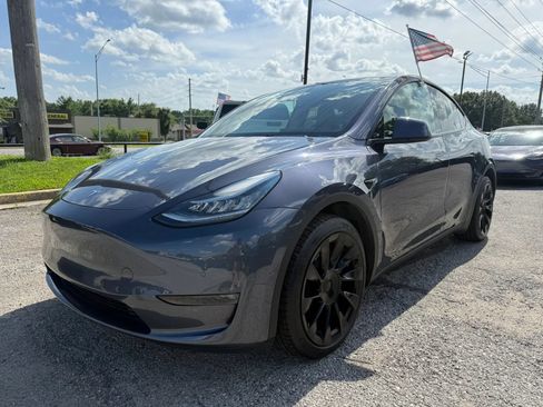 Used 2022 Tesla Model Y Long Range AWD/4WD image 9