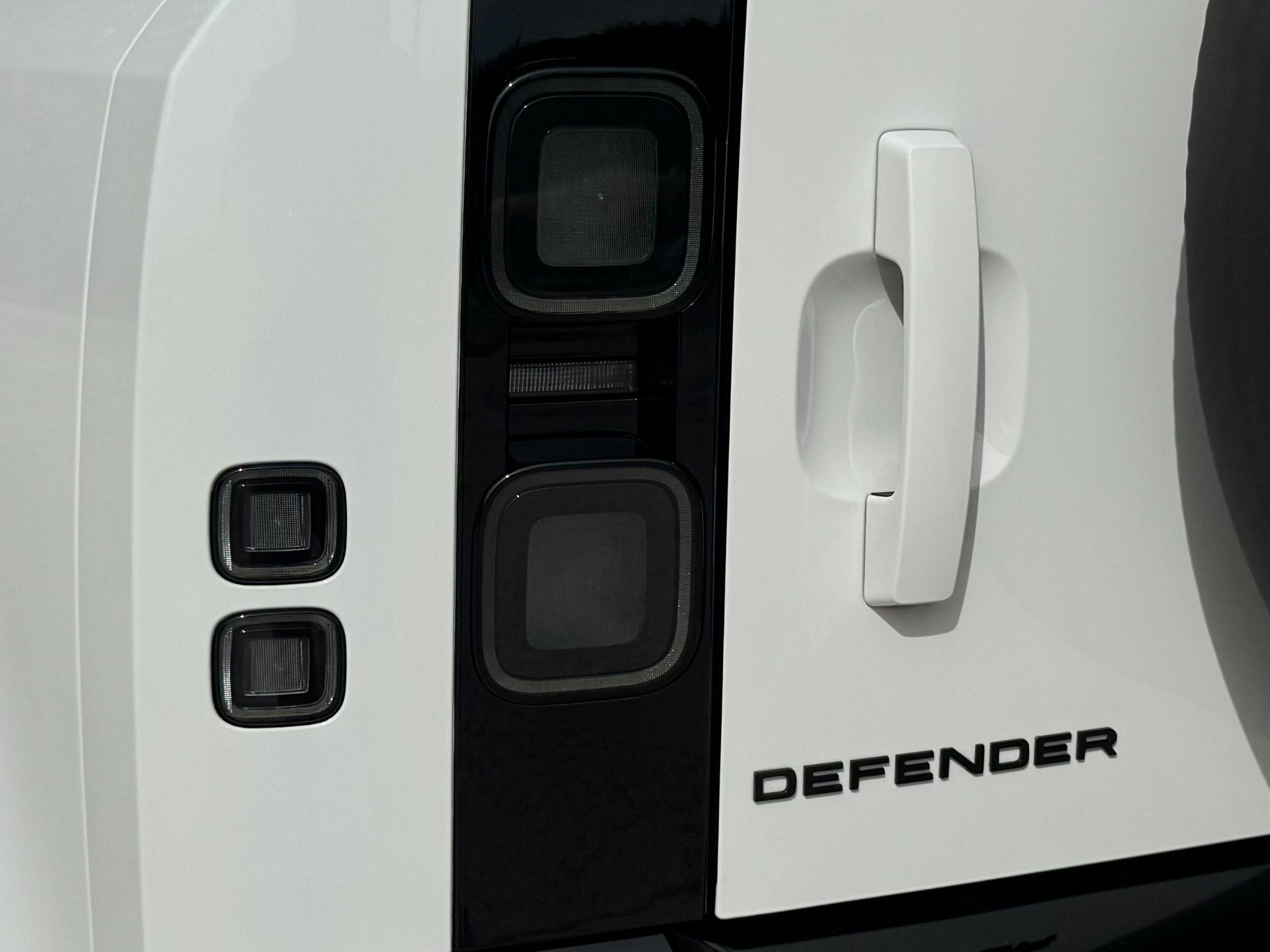 Used 2026 Land Rover Defender 110 X-Dynamic SE AWD/4WD image 71