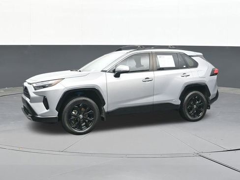 Used 2024 Toyota RAV4 SE AWD/4WD image 7