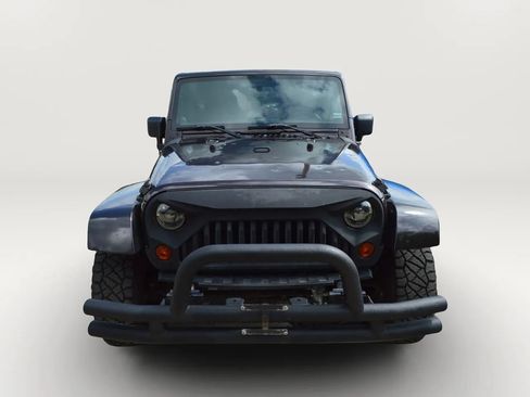 Used 2013 Jeep Wrangler Unlimited Sahara w/ Connectivity Group AWD/4WD image 2