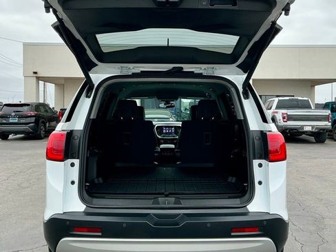 Used 2019 GMC Acadia SLT FWD image 17
