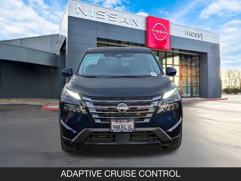 Certified 2025 Nissan Rogue SV image 4