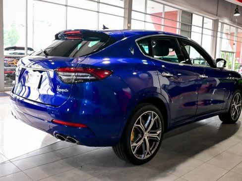 Used 2023 Maserati Levante GT AWD/4WD image 5